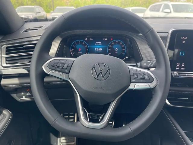 2026 Volkswagen Atlas Cross Sport SEL R-Line Black