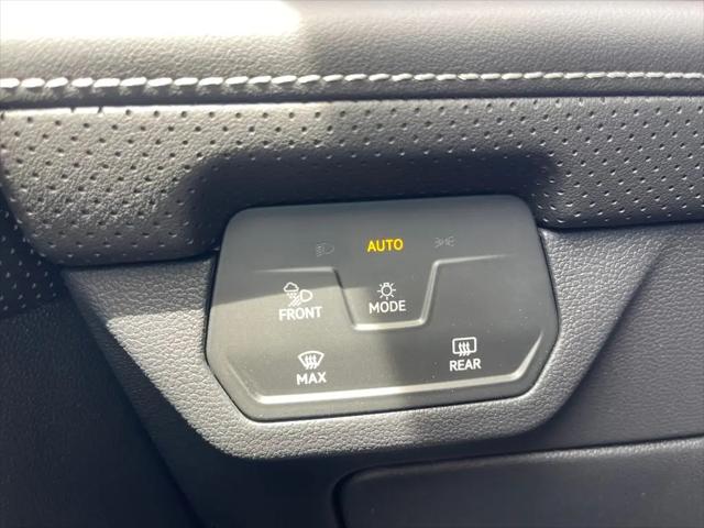 2026 Volkswagen Atlas Cross Sport SEL R-Line Black