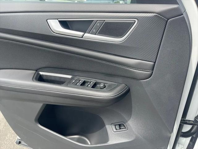 2026 Volkswagen Atlas Cross Sport SEL R-Line Black