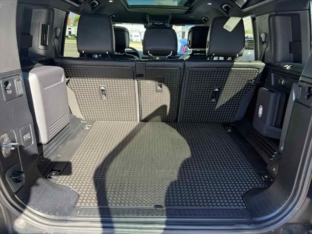2024 Land Rover Defender 110 P500 SE
