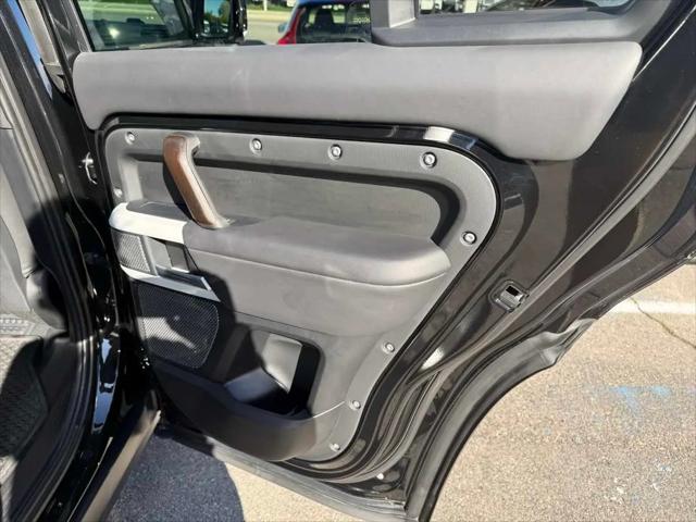 2024 Land Rover Defender 110 P500 SE