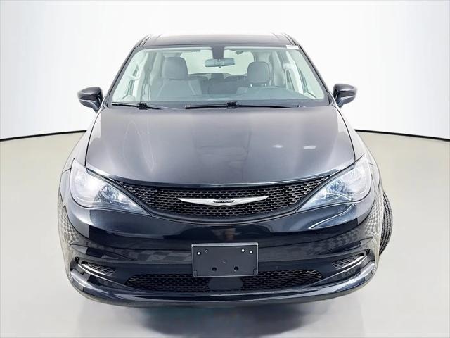 2021 Chrysler Voyager L