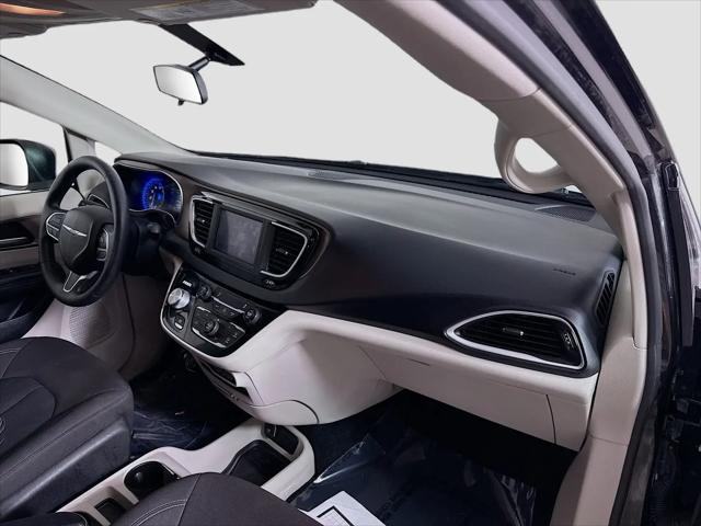 2021 Chrysler Voyager L