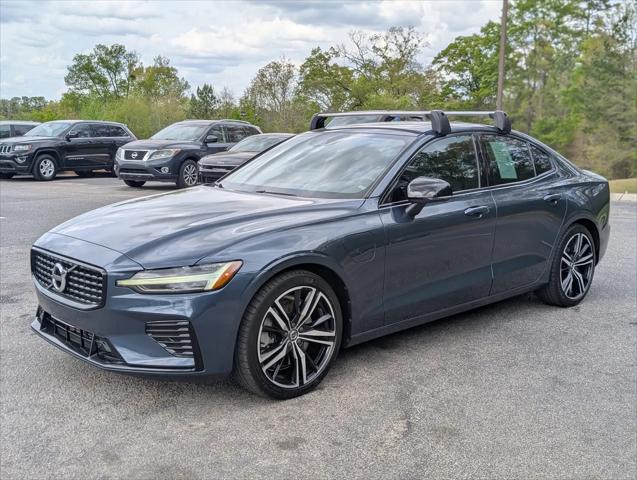 2022 Volvo S60 Recharge T8 R-Design