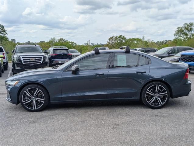 2022 Volvo S60 Recharge T8 R-Design