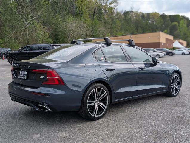 2022 Volvo S60 Recharge T8 R-Design