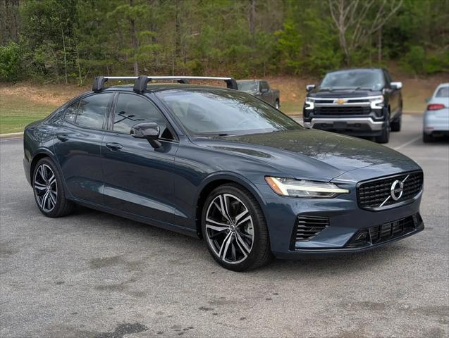 2022 Volvo S60 Recharge T8 R-Design