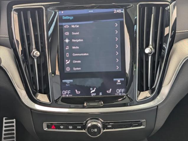 2022 Volvo S60 Recharge T8 R-Design