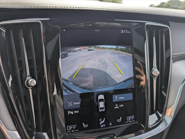 2022 Volvo S60 Recharge T8 R-Design