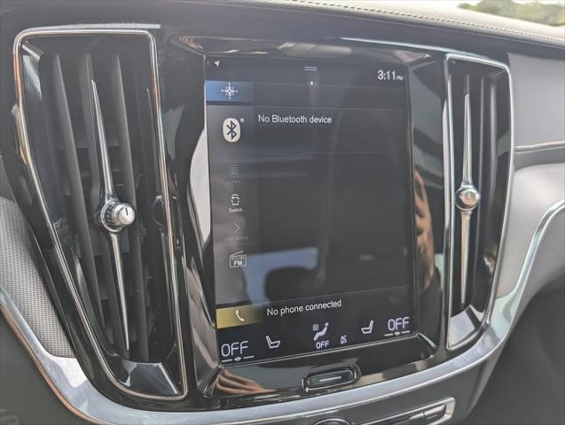 2022 Volvo S60 Recharge T8 R-Design