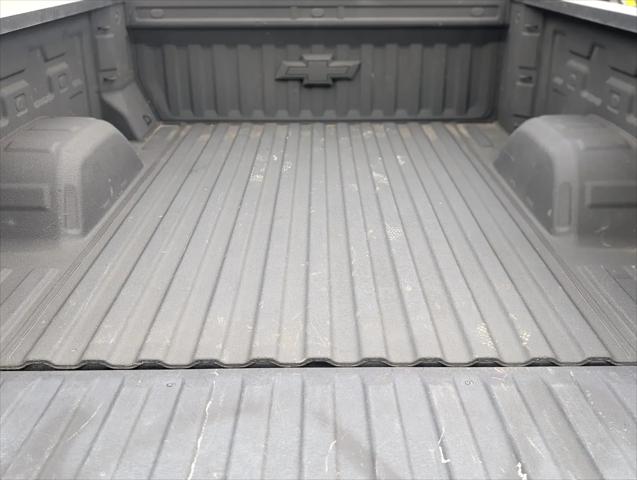 2023 Chevrolet Silverado 1500 4WD Crew Cab Standard Bed LT