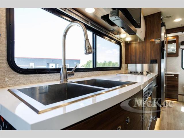 2023 Mercedes-Benz Sprinter 3500XD Chassis Standard Roof V6