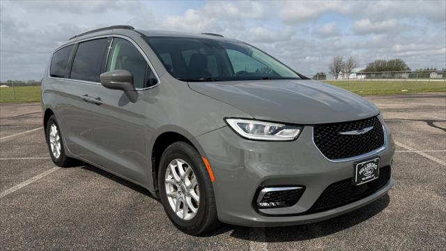 2022 Chrysler Pacifica Touring L for sale in Hillsboro, KS