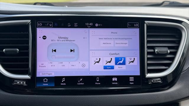 2022 Chrysler Pacifica Touring L