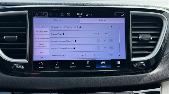 2022 Chrysler Pacifica Touring L