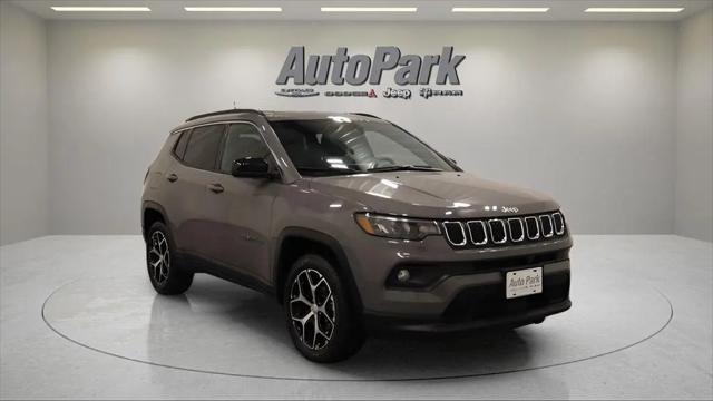 2024 Jeep Compass Latitude 4x4 for sale in PLYMOUTH, IN