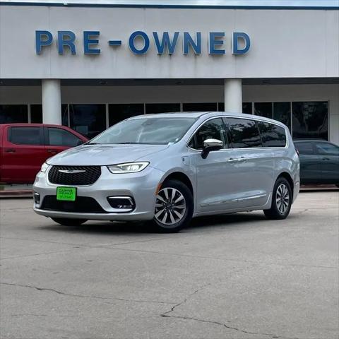 2023 Chrysler Pacifica Hybrid Limited for sale in Austin, TX