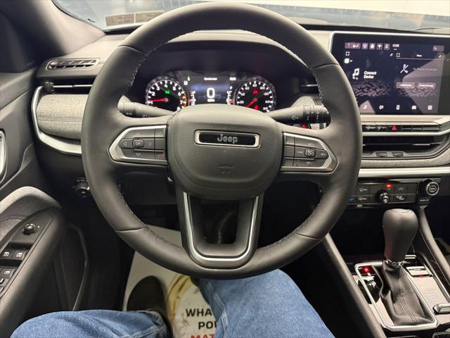 2024 Jeep Compass Latitude Lux FWD
