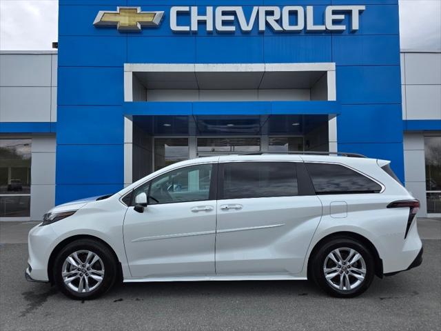 2025 Toyota Sienna XLE 2025 Toyota Sienna XLE