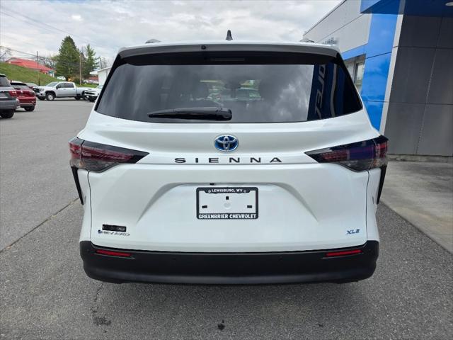 2025 Toyota Sienna XLE 2025 Toyota Sienna XLE