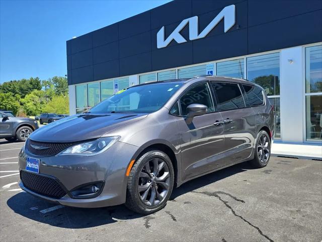 2018 Chrysler Pacifica Touring L Plus for sale in Easton, MD