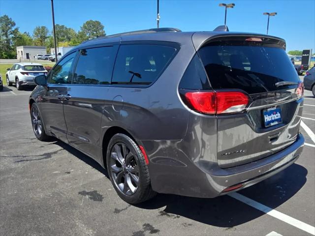 2018 Chrysler Pacifica Touring L Plus