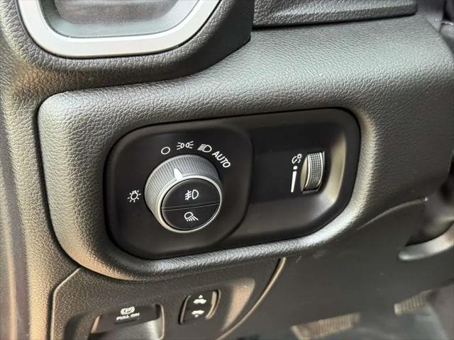 2023 Ram 1500 Big Horn Crew Cab 4x4 5'7" Box