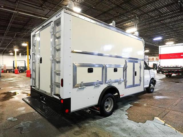 2022 Chevrolet Express Cutaway Work Van