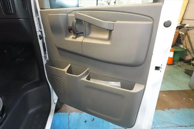 2022 Chevrolet Express Cutaway Work Van
