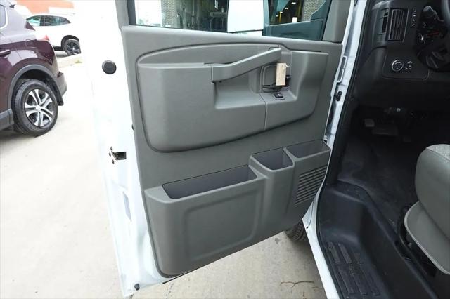 2022 Chevrolet Express Cutaway Work Van