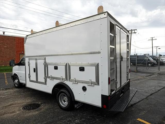 2022 Chevrolet Express Cutaway Work Van