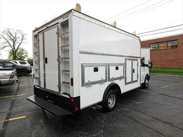 2022 Chevrolet Express Cutaway Work Van
