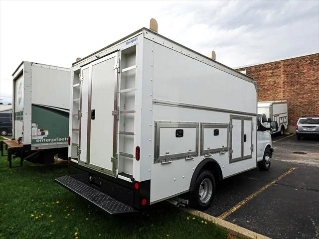 2022 Chevrolet Express Cutaway Work Van