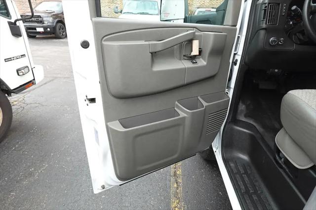 2022 Chevrolet Express Cutaway Work Van