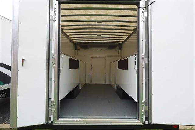 2022 Chevrolet Express Cutaway Work Van