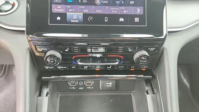 2026 Jeep Grand Cherokee L Altitude 4x2