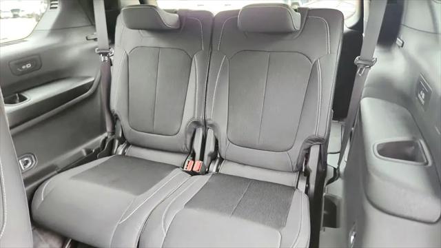 2026 Jeep Grand Cherokee L Altitude 4x2