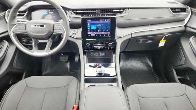 2026 Jeep Grand Cherokee L Altitude 4x2