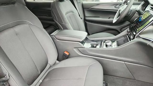 2026 Jeep Grand Cherokee L Altitude 4x2
