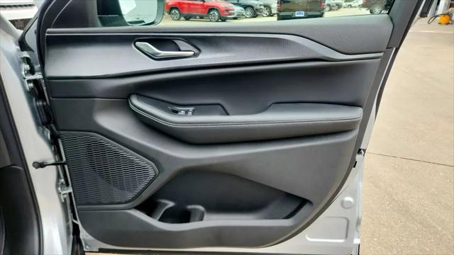 2026 Jeep Grand Cherokee L Altitude 4x2
