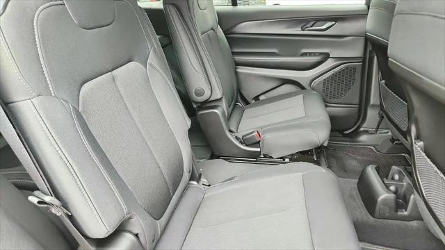 2026 Jeep Grand Cherokee L Altitude 4x2