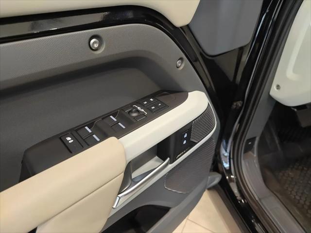 2024 Land Rover Defender 110 P300
