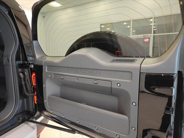 2024 Land Rover Defender 110 P300