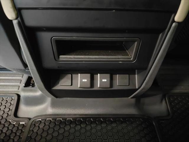 2024 Land Rover Defender 110 P300