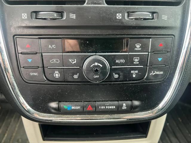 2014 Chrysler Town & Country Touring-L