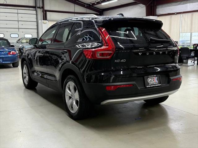 2022 Volvo XC40 T5 Momentum