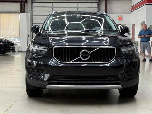 2022 Volvo XC40 T5 Momentum