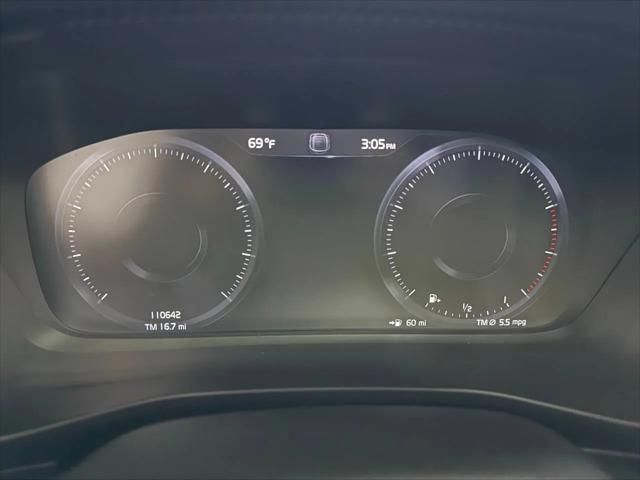 2022 Volvo XC40 T5 Momentum