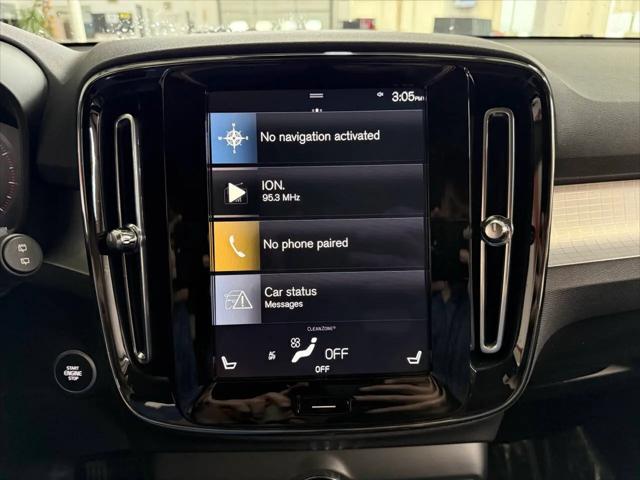 2022 Volvo XC40 T5 Momentum