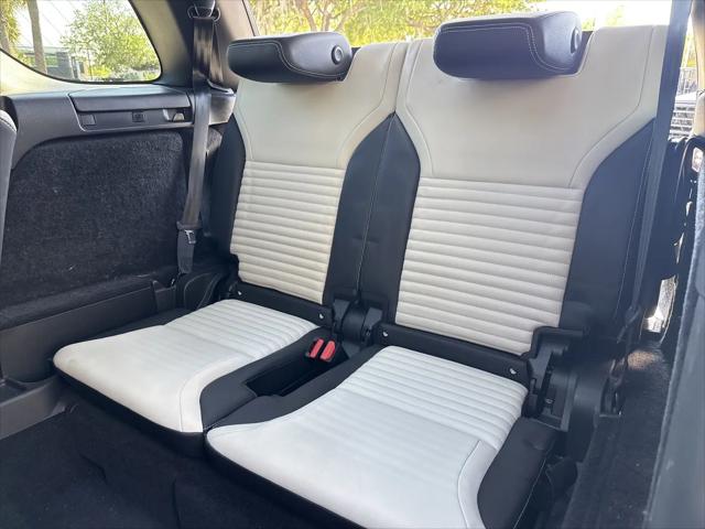 2021 Land Rover Discovery P360 S R-Dynamic
